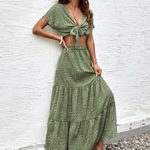 GYPSY STYLE Ditsy Floral Knot Front Crop Top With Skirt - Picture 5 of 9